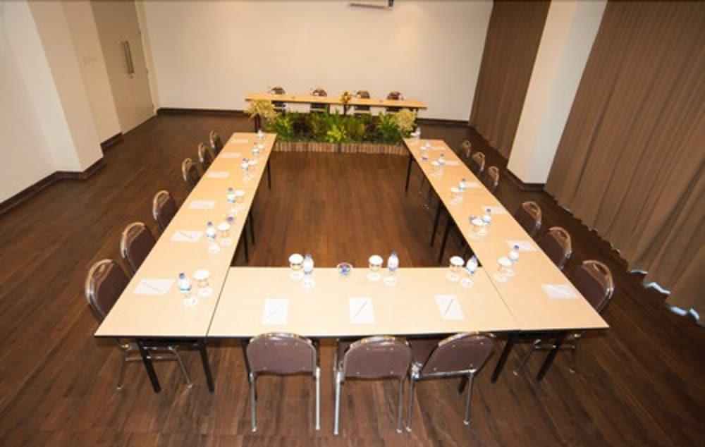 Idoop By Prasanthi Hotel